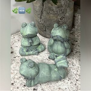 Garden Frogs Cement Painted 3pc Set ~New~ Set of Three Frog Statues